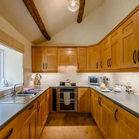 Holiday home 2 Bed In Lcc03 *
