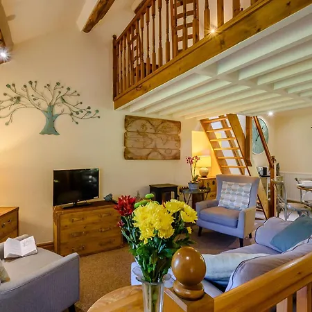 Holiday home 2 Bed In Lcc03 Bouth