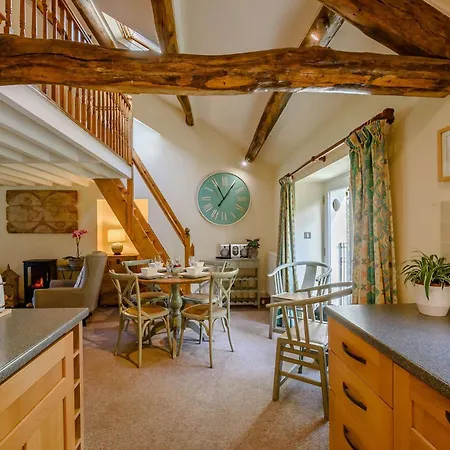 2 Bed In Lcc03 Holiday home *